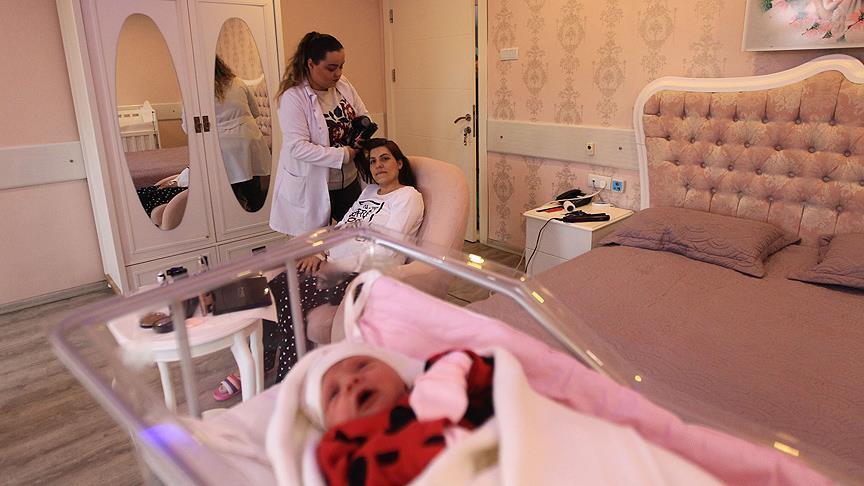 Bolnice s pet zvjezdica u Turskoj: Buduće majke se porađaju u džakuziju