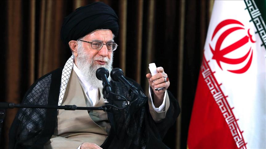 Khamenei: Evropa përpiqet të mashtrojë Iranin