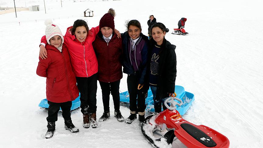 Ardahan'da kar yağışı nedeniyle okullar tatil edildi