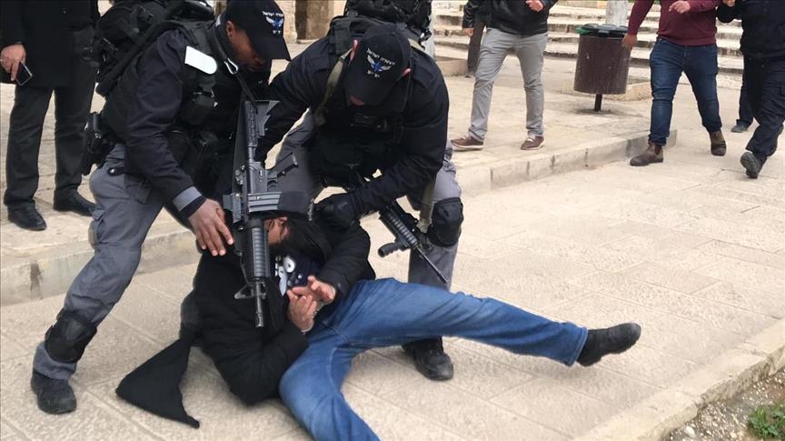 Israeli forces attack worshippers inside Aqsa mosque