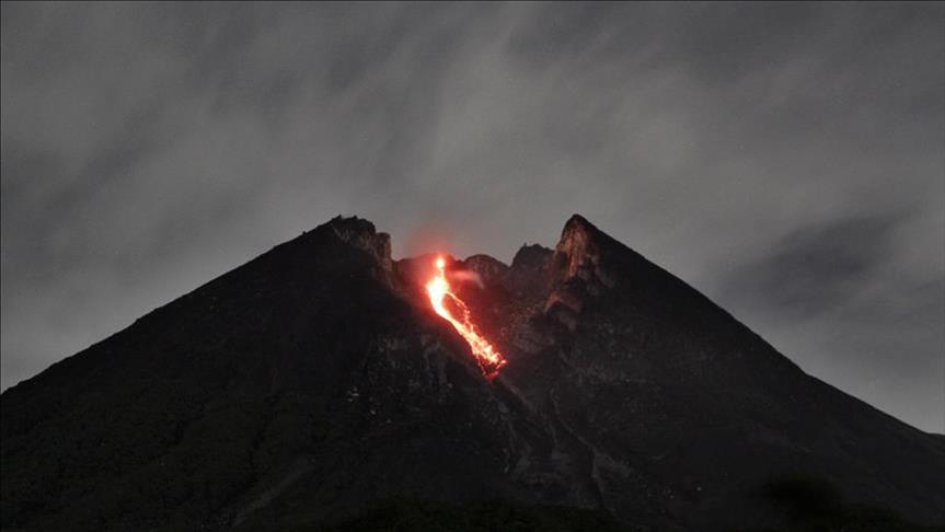Aktivni vulkan u Indoneziji privlači brojne turiste