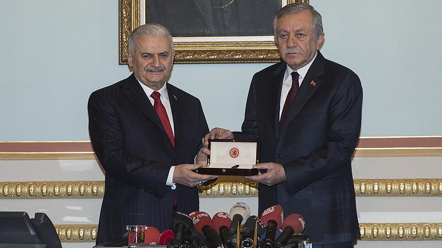 Turkey: Parliament head hands over post to interim speaker
