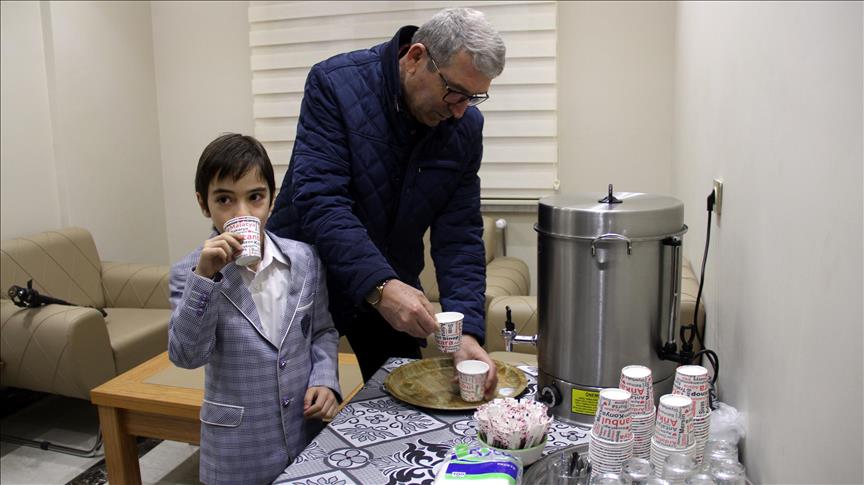 Cocuklarin Sabah Sutu Apartman Sakinlerinden