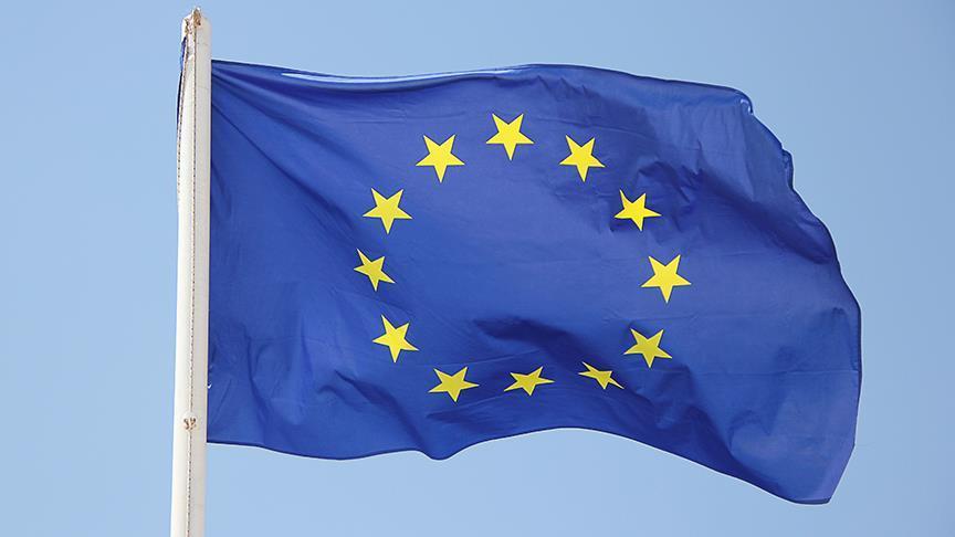 Земјите членки на ЕУ ги покачуваат цените за визи