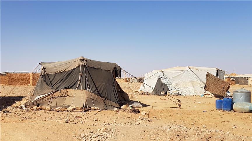 Unos 60.000 sirios siguen a la espera de ayuda humanitaria cerca de la frontera con Jordania