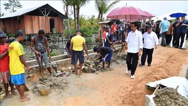 Pemerintah tunda kenaikan gaji perangkat desa sampai tahun depan