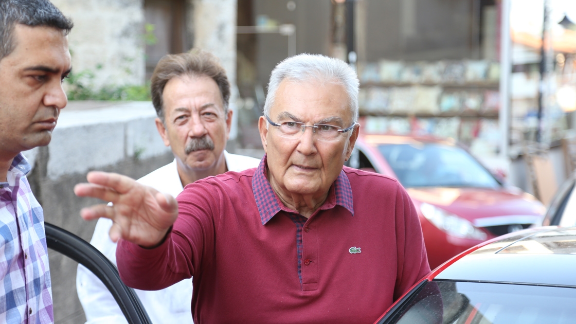 Deniz Baykal bugün yemin edecek