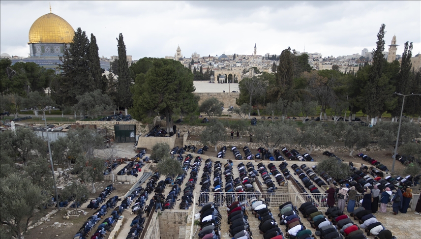 After 16 yrs, Palestinians pray at J'lem's Rahma Mosque