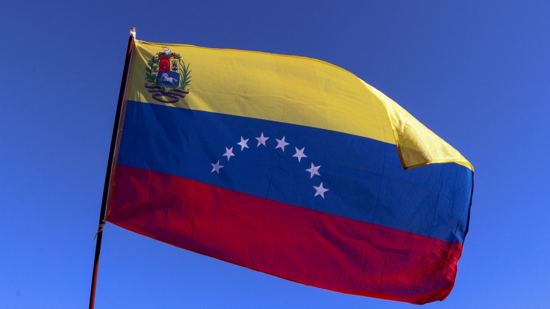 Venezuela Kolombiya sınırını kapattı