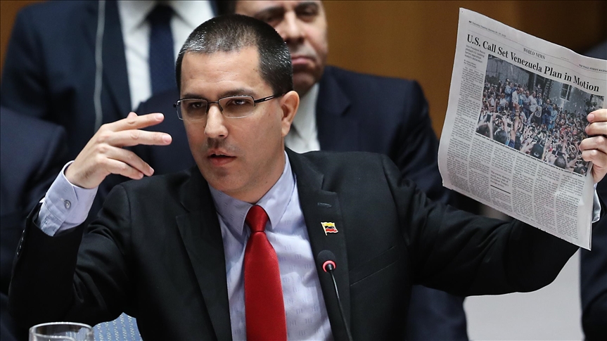 Canciller de Venezuela sostuvo que militares desertores reciben pagos por USD 20.000