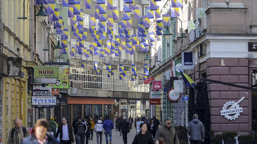 Povodom Dana nezavisnosti: Državne zastave na ulicama Sarajeva i Zenice