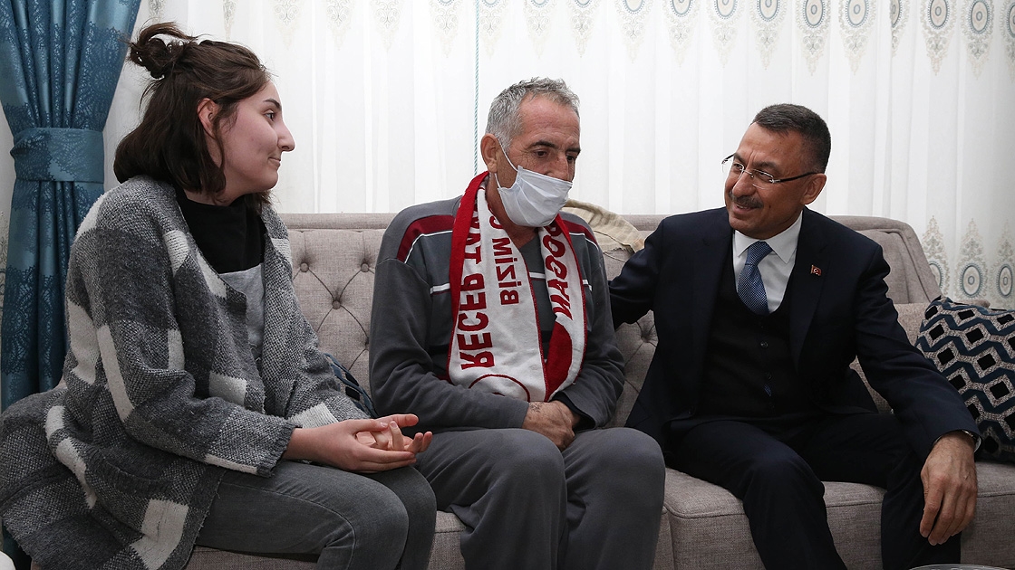 Cumhurbaşkanı Yardımcısı Oktay’dan çay davetine icabet