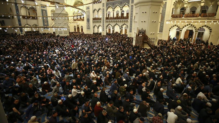 Regaib Kandili'nde Çamlıca Camisi'ne yoğun ilgi