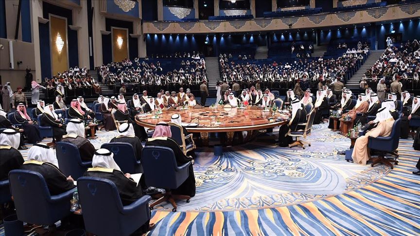 Catar participa en reunión militar en Arabia Saudita pese a crisis política con ese país