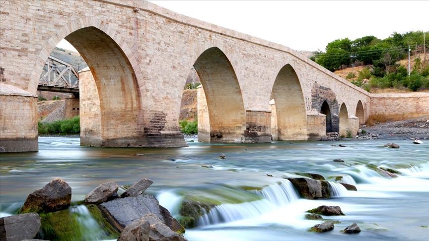 Достопримечательности Турции: исторический мост Палу 
