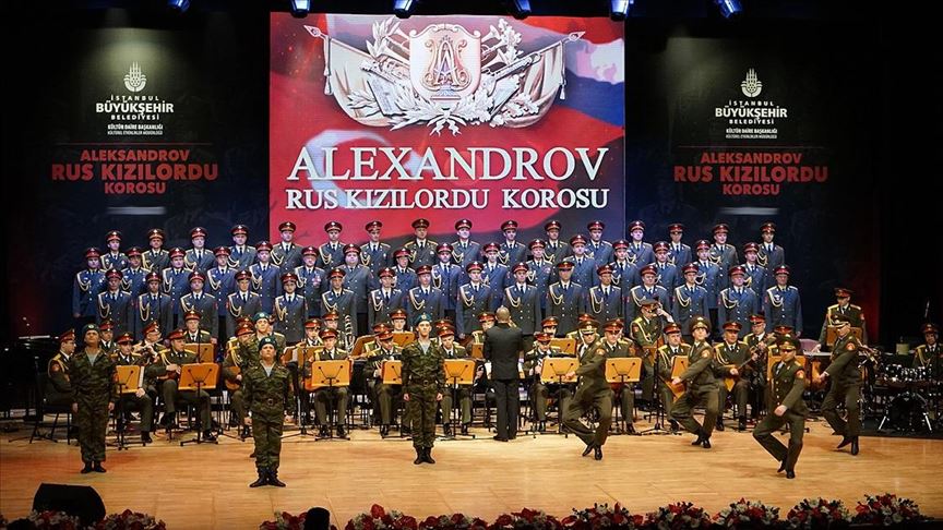 støbt hestekræfter champignon Russian Red Army choir performs Turkish National Anthem