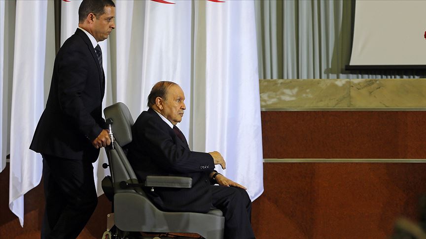 5 soruda Cezayir'de seçimlerin ertelenmesi