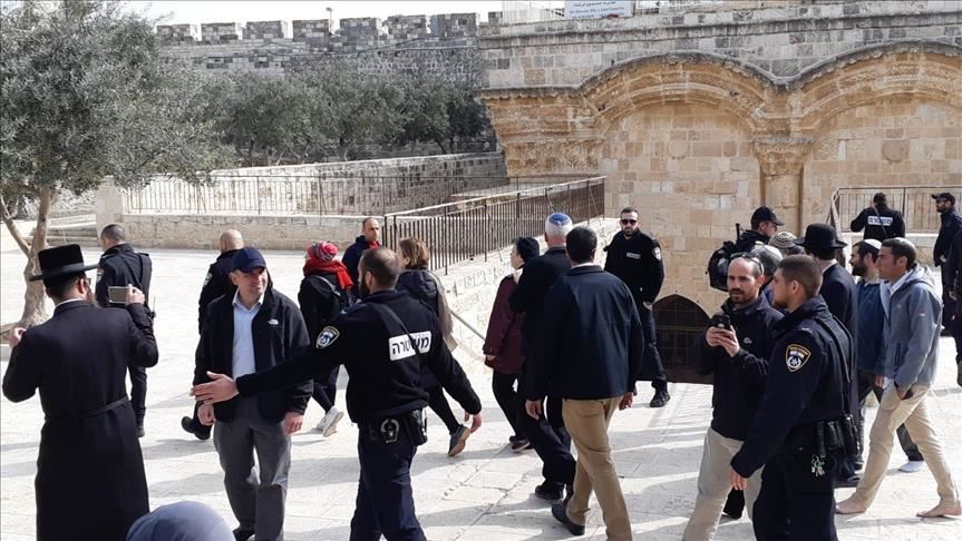 Scores of Israeli settlers storm Al-Aqsa amid tension