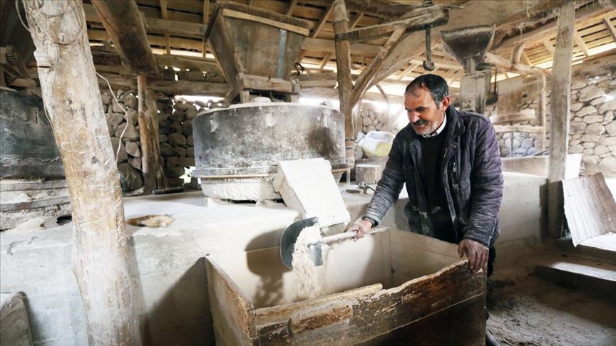 Değirmenin çarkı dördüncü kuşak torunla dönüyor