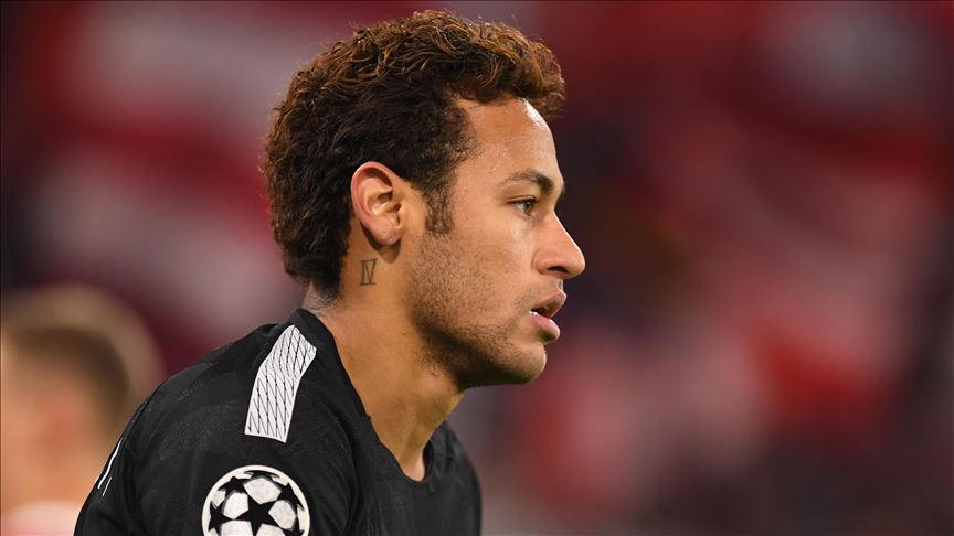La UEFA investigará a Neymar por criticar al VAR