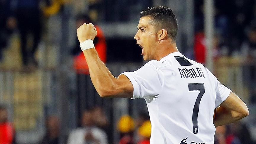 Tripleta de Ronaldo lleva a Juventus a cuartos de la Liga de Campeones