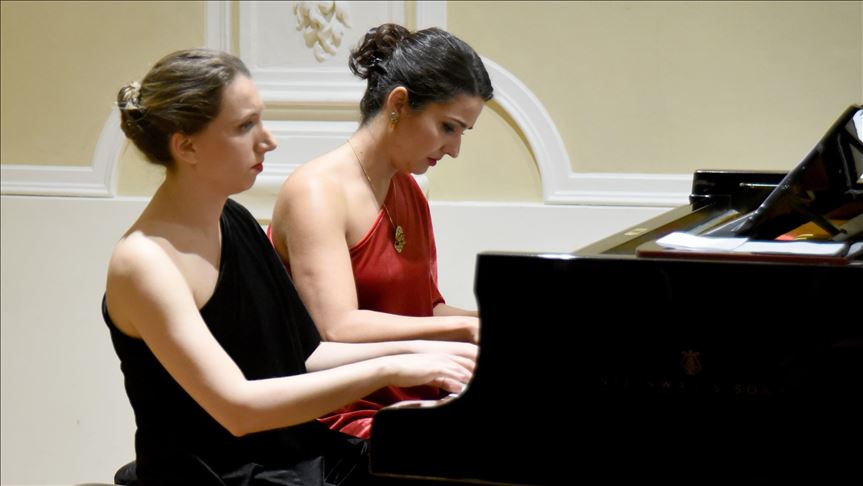 Zagreb: Pijanistice "Blanc & Noir" nastupile u Hrvatskom glazbenom zavodu