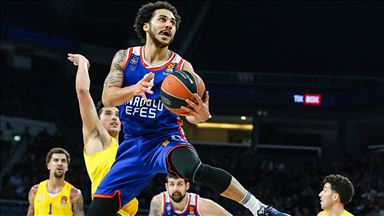 Anadolu Efes, Maccabi FOX'a konuk olacak