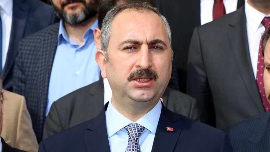 Gul: "L'Europe s'éloigne de ses propres valeurs"