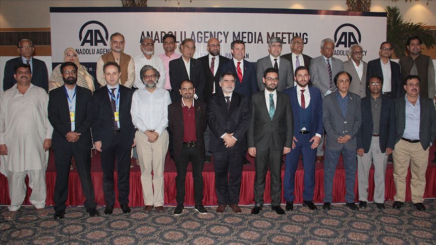 AA heyeti Pakistan medyasından temsilcilerle buluştu