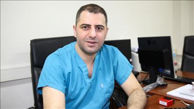 Filistinli doktor Diyarbakır'da şifa dağıtıyor