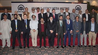 AA heyeti Pakistan medyasından temsilcilerle buluştu