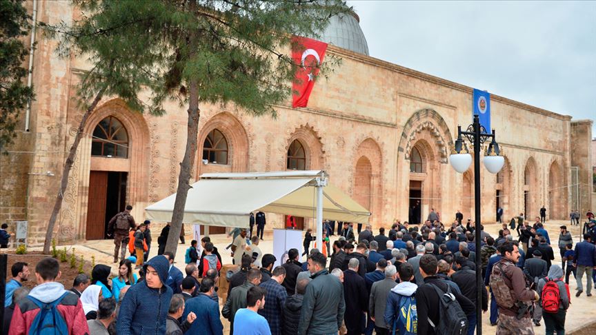Kızıltepe'de 800 yıllık Ulu Cami yeniden ibadete açıldı