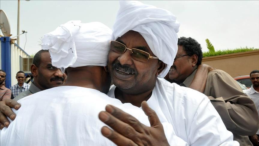 مدير المخابرات السوداني: قرارات البشير جاءت لحفظ الأمن