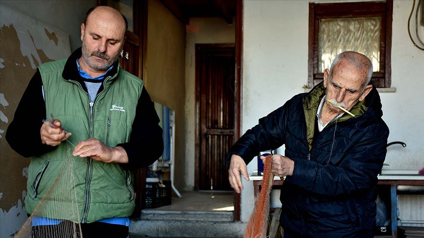 Beş kuşaktır balıkçılık yapan aile denizden ayrı kalamıyor