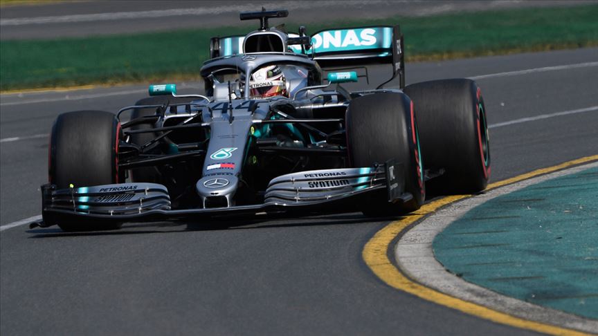 İlk yarışta pole pozisyonu Hamilton'ın