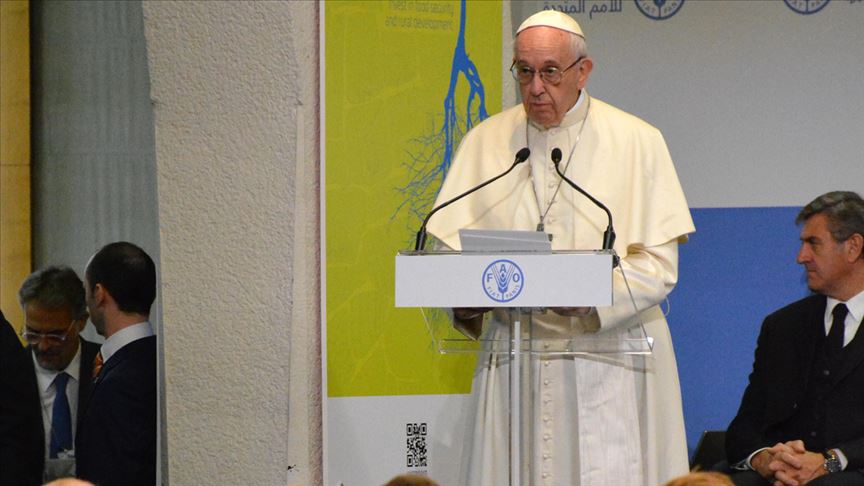 Papa terör saldırısı için 'anlamsız şiddet eylemleri' tanımını yaptı