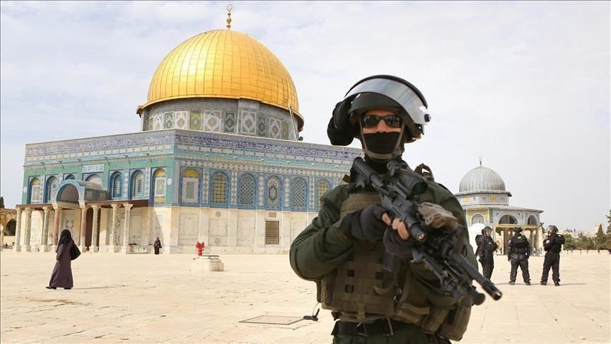 Israel arrests two Aqsa guards amid mounting tension