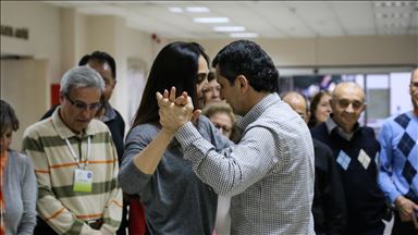 'Tazelenme Üniversitesi'nde tangoyla 'gençlik aşısı'
