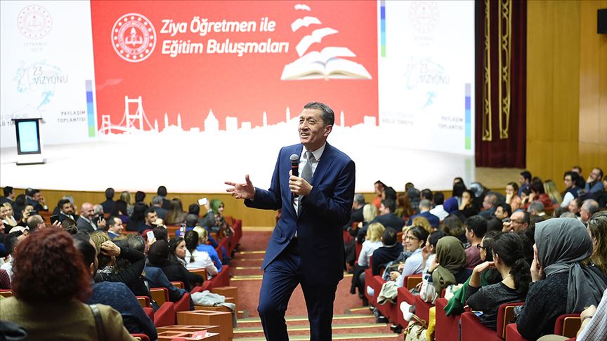 Bakan Selçuk 2023 Eğitim Vizyonu'nu on binlerce öğretmene anlattı