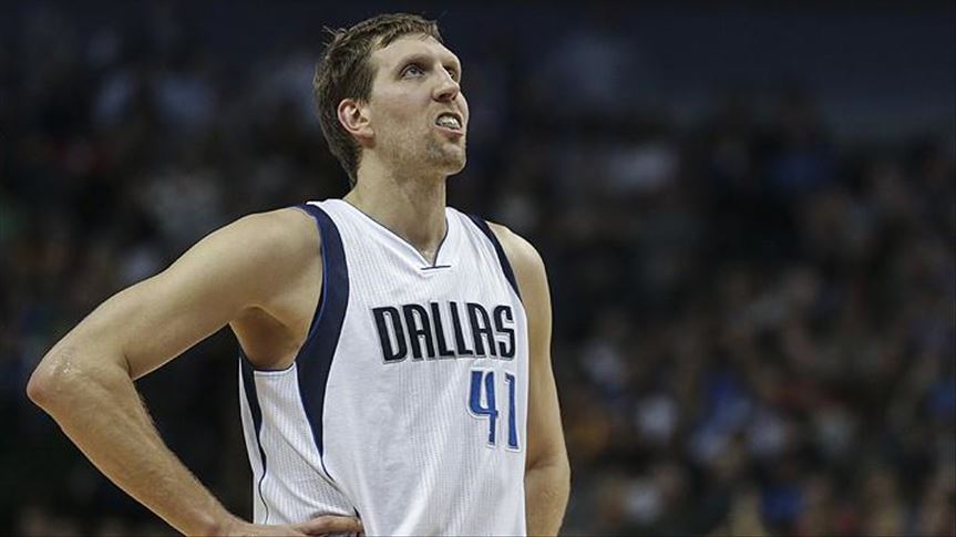 NBA: Spurs beat Warriors, Dirk passes Wilt in scoring