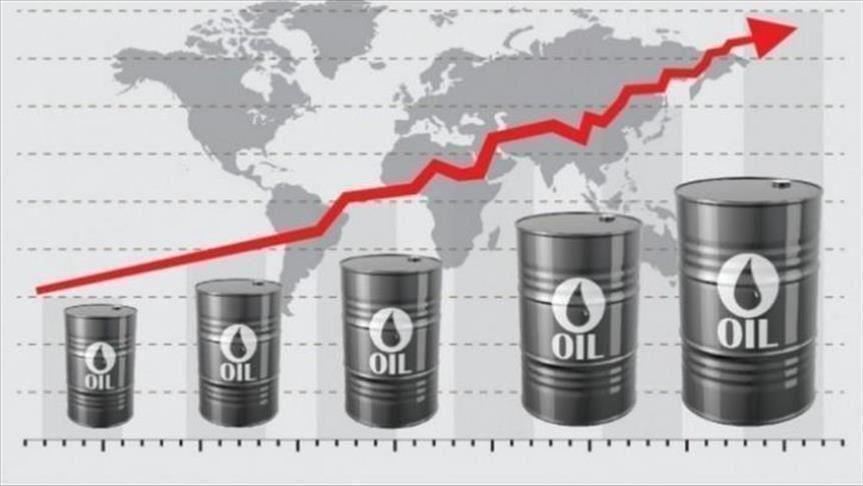 أسعار النفط تصعد وسط توقعات بتراجع المعروض العالمي