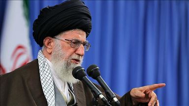 آیتالله خامنهای: مشکل اساسی ایران اقتصادی است