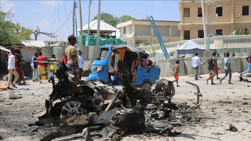 Attentat de Mogadiscio : mort du vice-ministre somalien de l'Emploi et de 3 autres personnes 