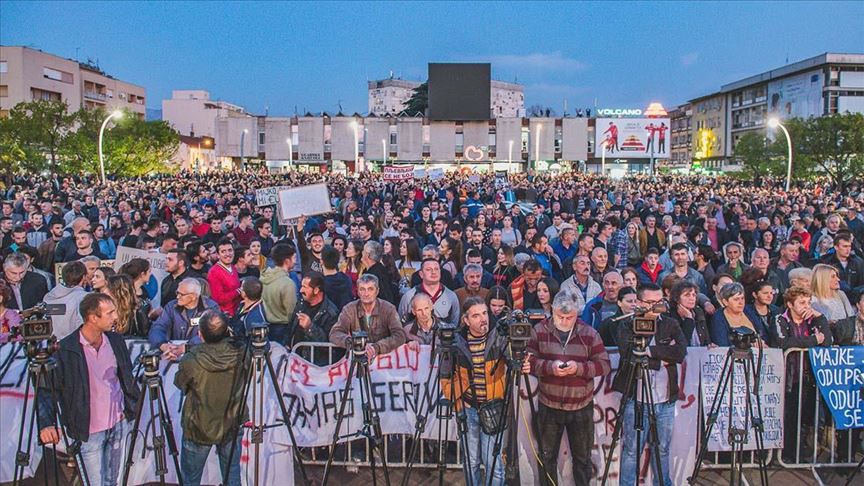 Protest u Podgorici: Ponovo zatražene ostavke državnog vrha