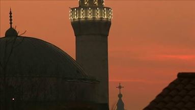 Australia: Opposition leader visits Turkish mosques