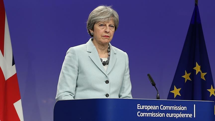 Kryeminstrja britanike May para një presioni për dorëheqje