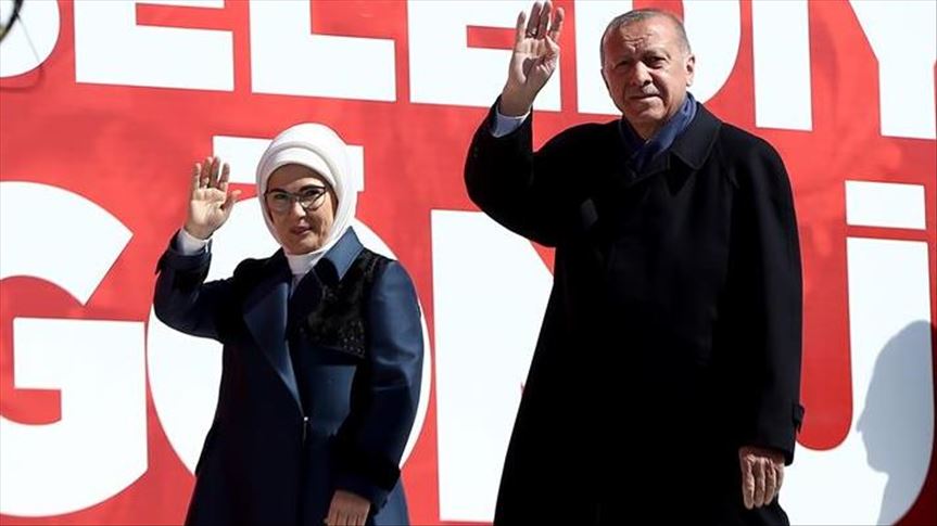 Erdogan met en garde les spéculateurs qui ciblent la livre turque  