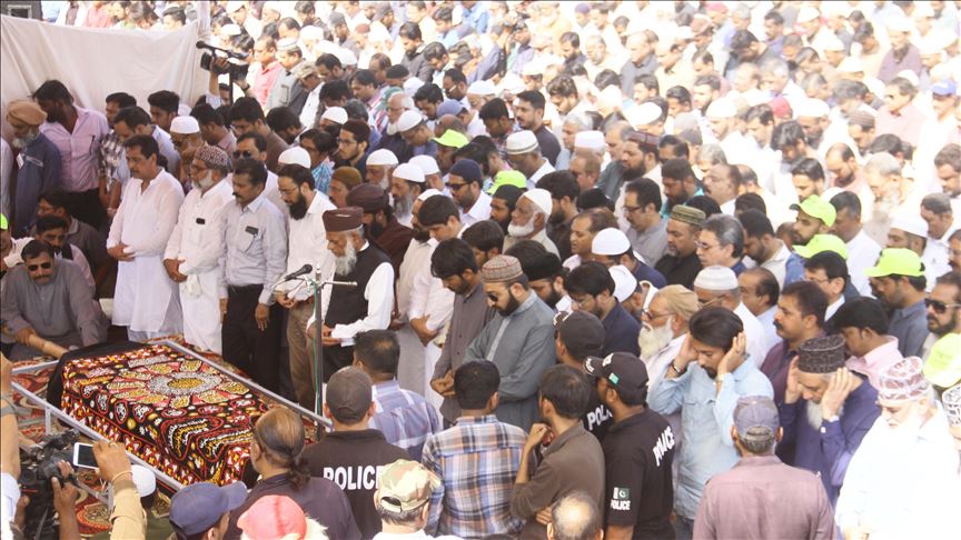 Pakistan: Thousands attend funeral of NZ terror victim