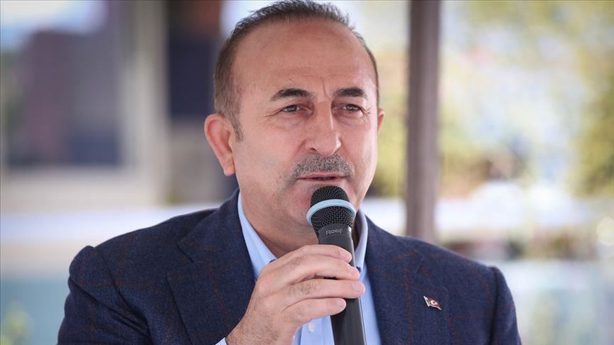 Cavusoglu: Permettre aux Russes d'entrer en Turquie sans passeport