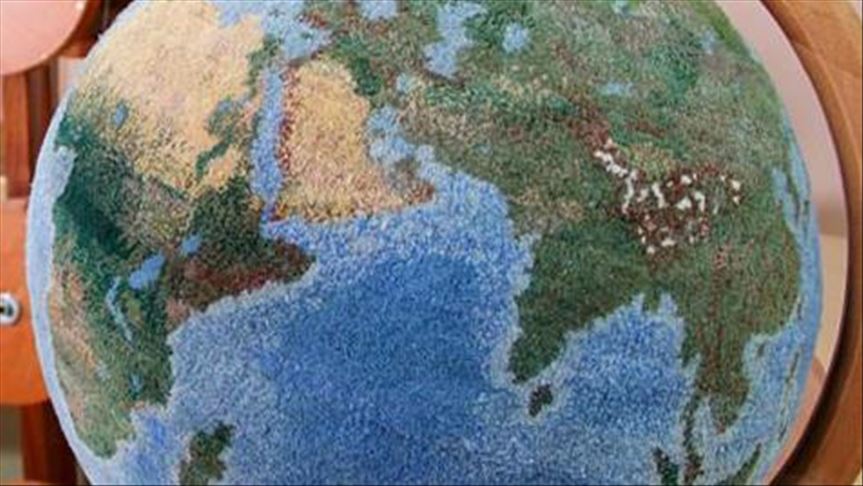 China destroys 30,000 'inaccurate' world maps